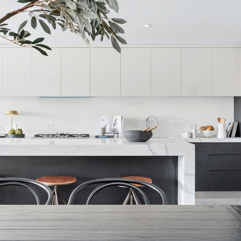 Modern kitchen renovation with Coloursmart custom white glass splashback